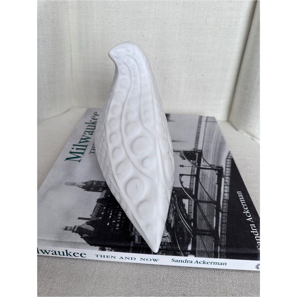 Jonathan Adler Menagerie Medium Teardrop Bird Figurine White Ceramic Matte - Picture 2 of 9